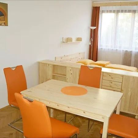 Machek Apartment *